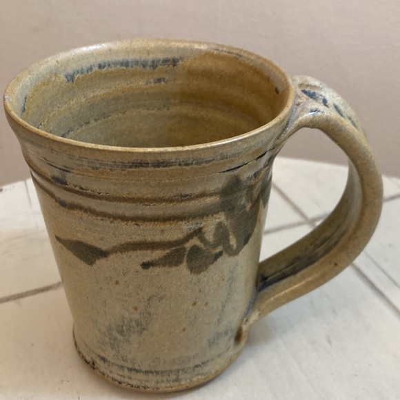 Lehman Goertzen Pottery mug - Picture 5 of 6
